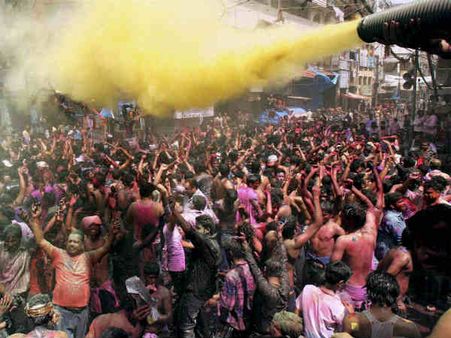 Pics : ભારતભરમાં રંગબેરંગી હોળીની ઉજવણી