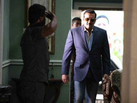 ચહેરા ઉપરથી ગાયબ પોલીસગિરી