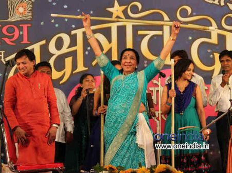 આશા ભોંસલે સન્માનિત