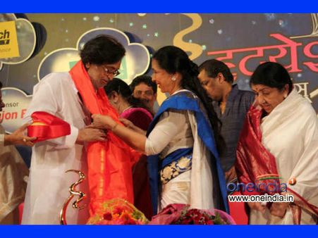 આશા ભોંસલે સન્માનિત