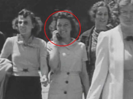 મોર્ડન સેલ ફોનની પ્રથમ કલ્પના 1938માં ફિલ્માવાઇ હતી !!!