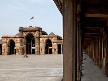 ગુજરાત આવવા મજબૂર કરી દે છે રાજ્યની આ ધરોહરો