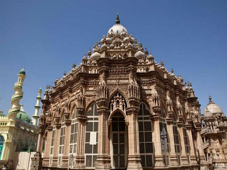 ગુજરાત આવવા મજબૂર કરી દે છે રાજ્યની આ ધરોહરો