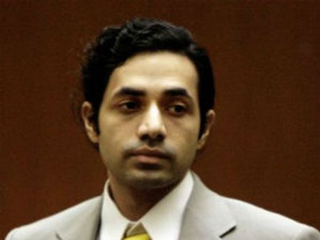 ફૅશન ડિઝાઇનર આનંદ ઝોનને પાંચ વર્ષની સજા