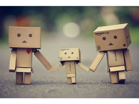 જાપાની આર્ટિસ્ટની કમાલ બોક્સમાંથી બનાવ્યો રોબોટ