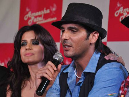 અમીષા પટેલનો દેસી મૅજિક લુક અમીષા પટેલનો દેસી મૅજિક લુક