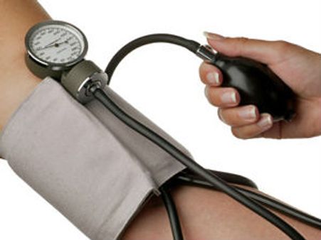 ઉંમર પ્રમાણે મહિલાઓ અને પુરુષોનું બ્લડપ્રેશર કેટલું હોવું જોઈએ?