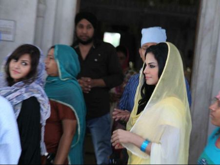 વીણા મલિકે ગુરુદ્વારામાં માથું ટેકવ્યું