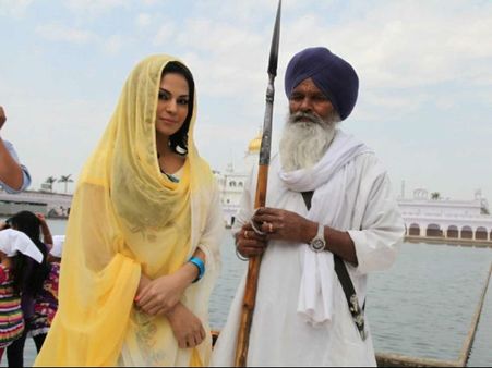 વીણા મલિકે ગુરુદ્વારામાં માથું ટેકવ્યું