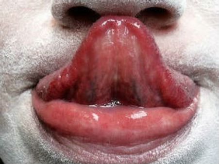 Try it: 1 મિનિટમાં સો વાર પોતાની જીભ નાકને અડાવે છે અમિત...!