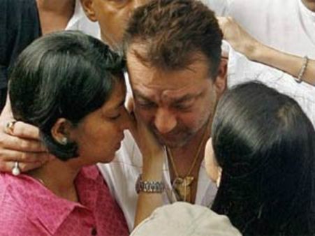 સંજુબાબાની પુનર્વિચાર અરજી સુપ્રીમ કોર્ટે ફગાવી, જવું પડશે જેલ