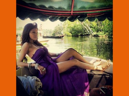 સ્પ્લિટ્સ વિલા શોના સેટ ઉપર શર્લિન ચોપરા