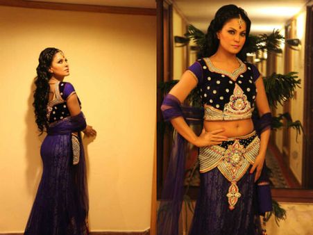 રૅમ્પ ઉપર વીણાનું વૉકિંગ