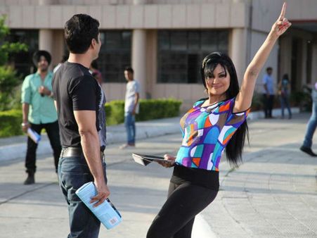 રૅમ્પ ઉપર વીણાનું વૉકિંગ