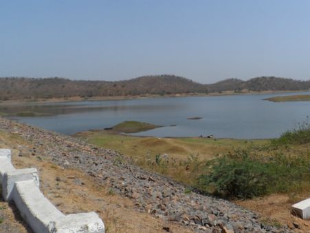 ડેસર ભયાવહ ભૂતકાળ ભુલાવી ઝંખે છે વિકાસનો પથ ડેસર ભયાવહ ભૂતકાળ ભુલાવી ઝંખે છે વિકાસનો પથ