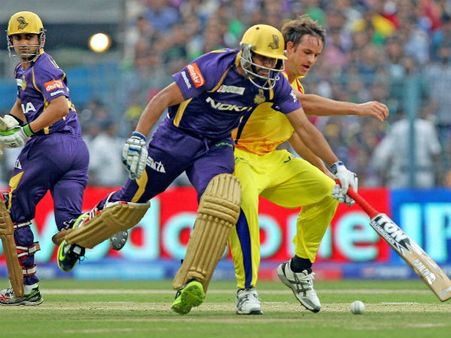 કાઠિયાવાડી 'સુપર પાવર'ના જોરે ગંભીર સામે જીત્યો ધોની