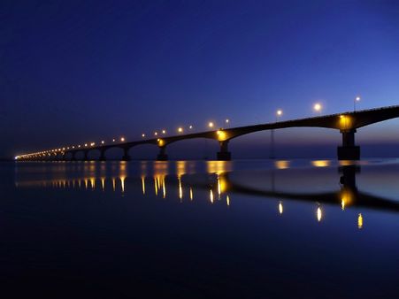 વિશ્વના ખતરનાક રસ્તાઓ અને બ્રિજ જેને જોઇને રહી જશો દંગ