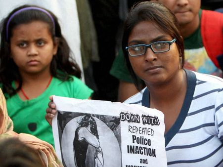 દિલ્હીમાં જનજુવાળ, વિવિધ વિસ્તારોમાં વિરોધ પ્રદર્શન કરતા લોકો 