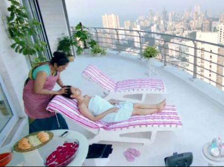 અમીષા પટેલનો વધુ એક નવો લુક