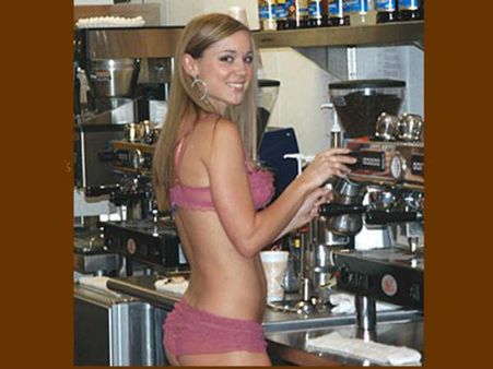 એવું રેસ્ટોરાં જ્યાં વેઇટરના સ્થાને બિકની બેબ્સ