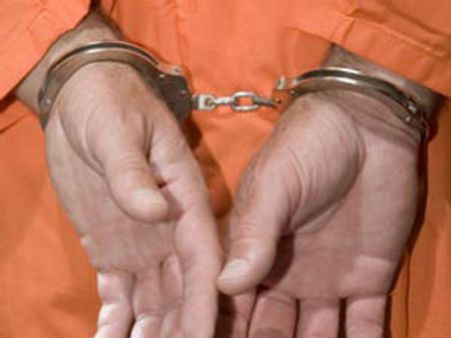 સિંગાપોરમાં ભારતીય મૂળના પૂર્વ નિરીક્ષકને જેલ