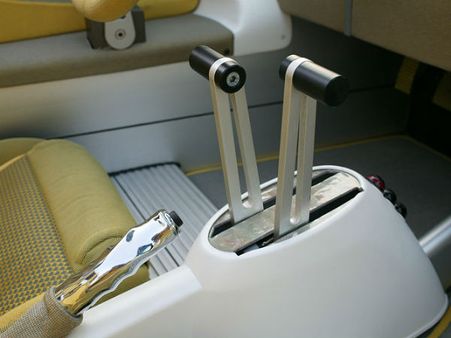 પાણીની અંદર સ્પીડની રાણી છે આ કાર