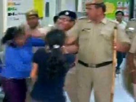 ACP અહલાવતના તમાચા પર દિલ્હી કમિશ્નર પાસે માંગ્યો SCએ જવાબ