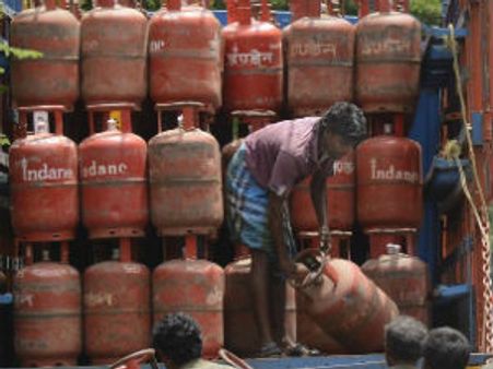 1 ઓક્ટોબરથી LPG સબસીડી ડાયરેક્ટ બેંકના ખાતામાં જમા થશે