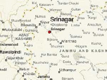 શ્રીનગરમાં પોલીસ ચોકી પર આતંકી હુમલો, કોઇ નુકસાન નહીં