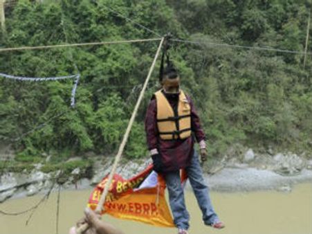 વિડિયો: સ્ટંટ શો દરમિયાન વર્લ્ડ રેકોર્ડ ધારકનું મોત