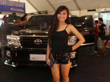 મનિલા ઇન્ટરનેશનલ ઓટો શોની હોટ બેબ્સ