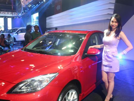 મનિલા ઇન્ટરનેશનલ ઓટો શોની હોટ બેબ્સ