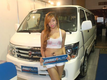 મનિલા ઇન્ટરનેશનલ ઓટો શોની હોટ બેબ્સ