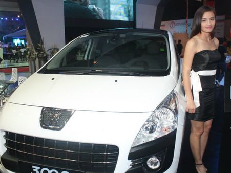 મનિલા ઇન્ટરનેશનલ ઓટો શોની હોટ બેબ્સ