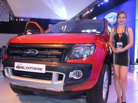 મનિલા ઇન્ટરનેશનલ ઓટો શોની હોટ બેબ્સ