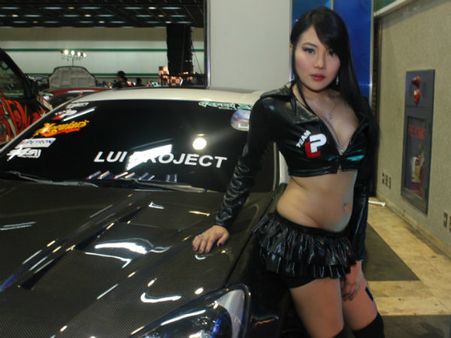 મનિલા ઇન્ટરનેશનલ ઓટો શોની હોટ બેબ્સ