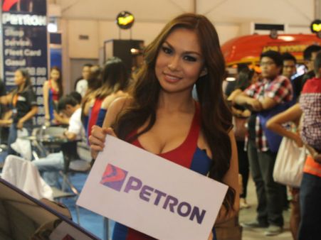 મનિલા ઇન્ટરનેશનલ ઓટો શોની હોટ બેબ્સ