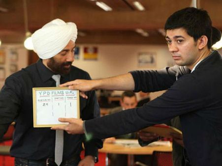 પિતાના શત્રુ સાથે કૅરિયર શરૂ કરશે કરણ દેઓલ