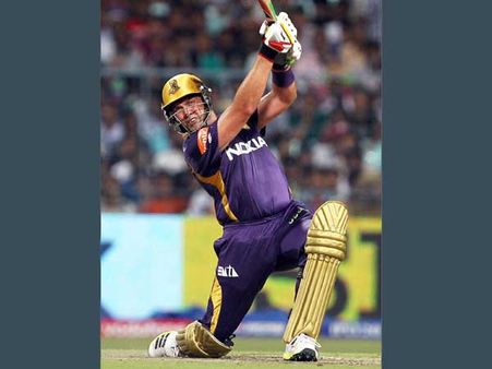 KKR beat to RR by 8 wickets