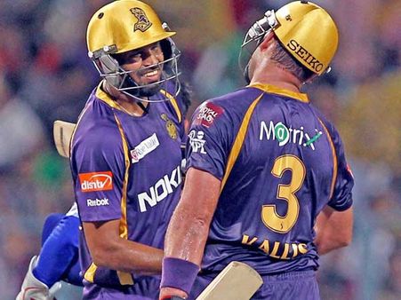 KKR beat to RR by 8 wickets