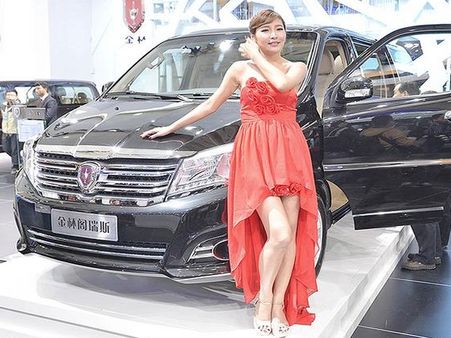 ચમકી ઉઠ્યું શાંઘાઇ હોટ ગર્લ્સ અને ફાયરબ્રાન્ડ કાર્સથી