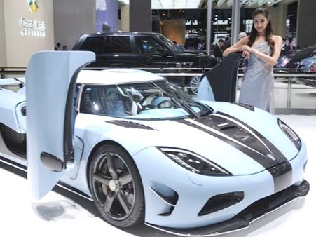 ચમકી ઉઠ્યું શાંઘાઇ હોટ ગર્લ્સ અને ફાયરબ્રાન્ડ કાર્સથી