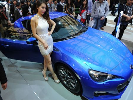 ચમકી ઉઠ્યું શાંઘાઇ હોટ ગર્લ્સ અને ફાયરબ્રાન્ડ કાર્સથી