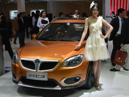 ચમકી ઉઠ્યું શાંઘાઇ હોટ ગર્લ્સ અને ફાયરબ્રાન્ડ કાર્સથી