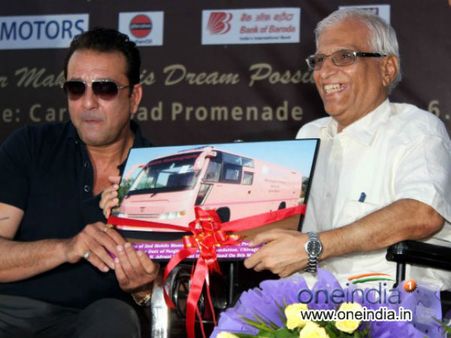 ફિલ્મો સાથે ચૅરિટીમાં પણ વ્યસ્ત સંજય દત્ત