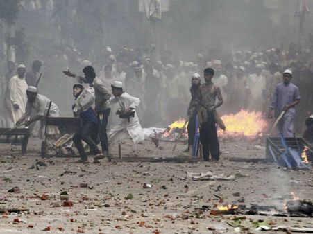 ઢાકામાં હિંસા દરમિયાન 7 લોકોના મોત, 80 ઘાયલ