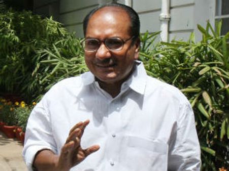 પૂર્વ વાયુસેના પ્રમુખ ત્યાગીને લુક આઉટ નોટીસ ફટકારાઇ: એંટની