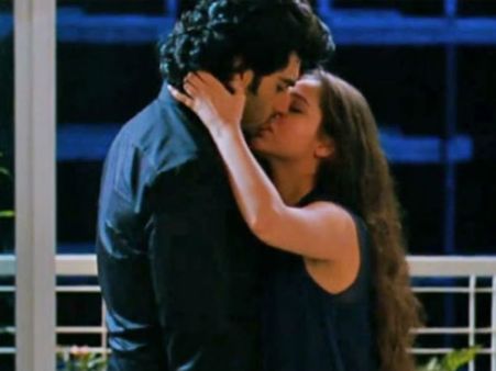 Barbaadiyan Song : હૉટ શાસાએ કર્યા પરસેવે રેબઝેબ