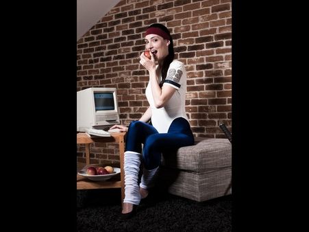 વીડિયો ગેમ લવર્સ માટે બનાવાયુ હોટ ગર્લ કેલેન્ડર