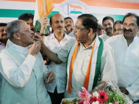 નવા CM કોણ? કર્ણાટક કોંગ્રેસમાં CM પદ માટે લડાઇ શરૂ